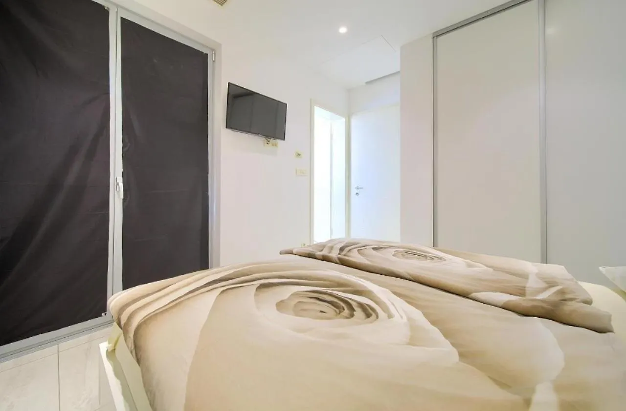 Luxury Villa With A Swimming Pool Krk - 23992 Krk Town